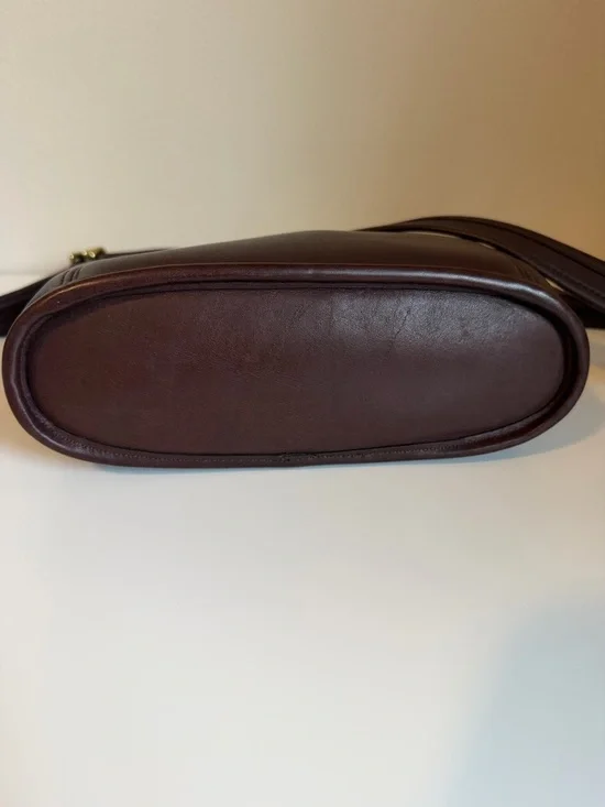 Vintage Coach Slim Duffle in Mahogany - 9816 - Picture 5 of 9